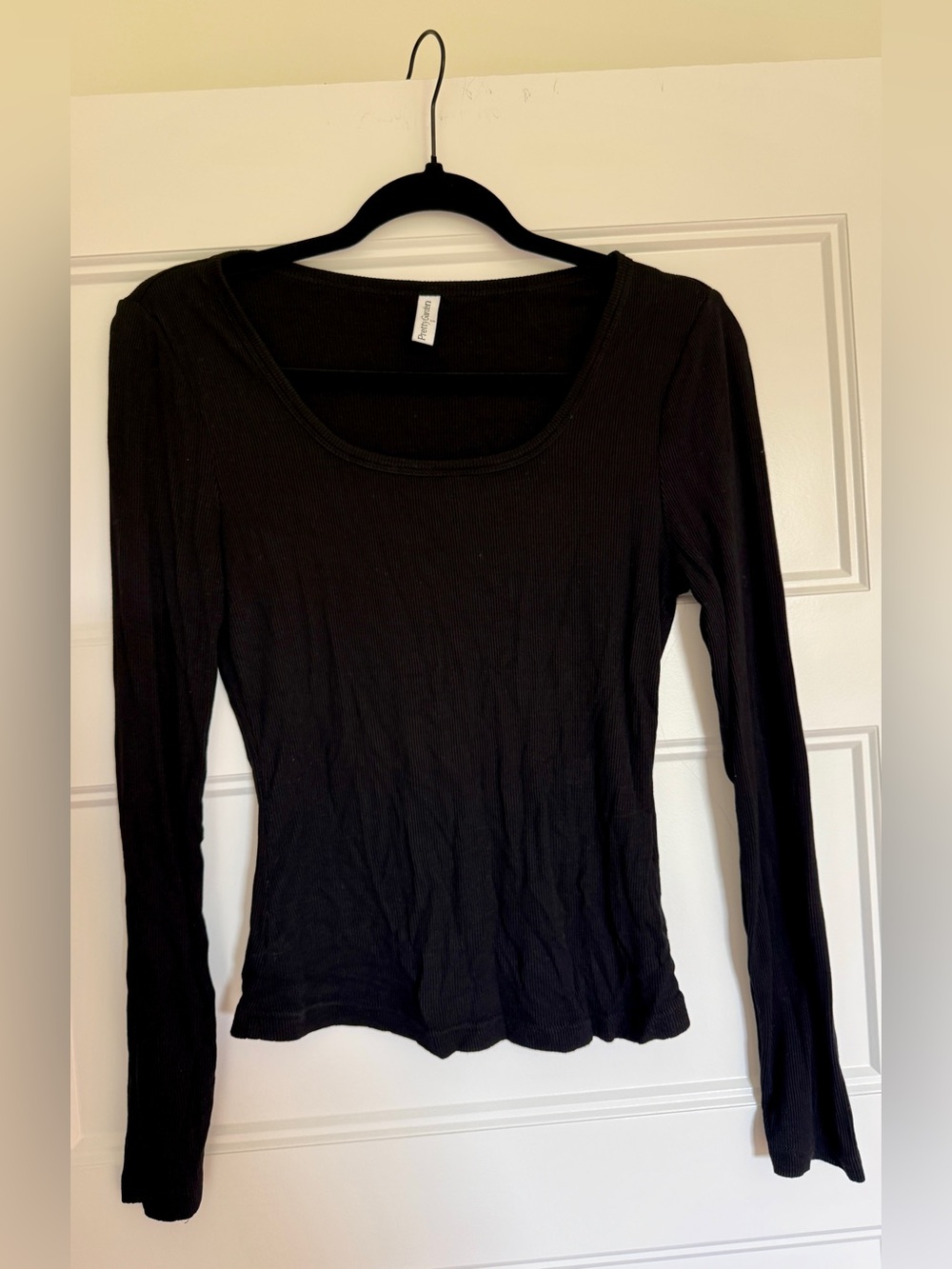 Women’s PrettyGarden Casual Black Long-Sleeve Scoop Neck Ribbed Top - Small NWOT